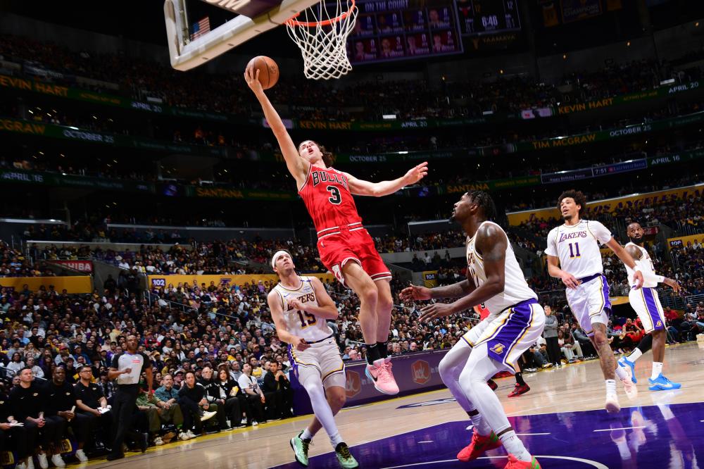 意媒：铃木彩艳可能因为手部骨折缺阵三个月，明年2至3月复出